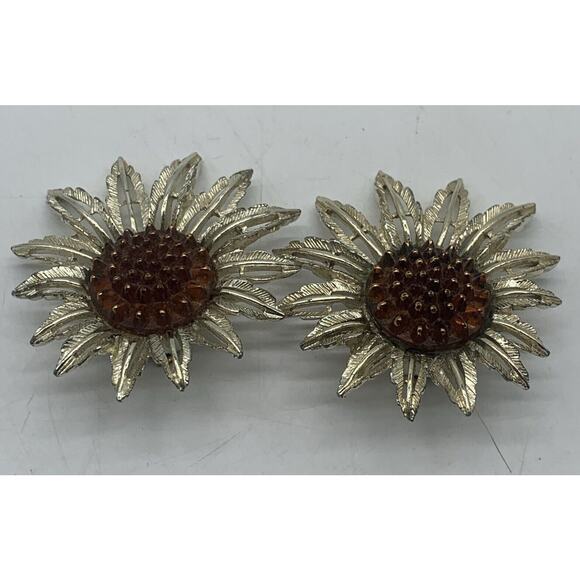 Vintage Mixed Lot 8 Pairs Clip On Earrings Monet Trifari Vendome Plus Read - Picture 8 of 14